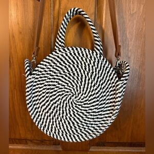 Black and White Striped Yarn Like Woven Round Tote Bag